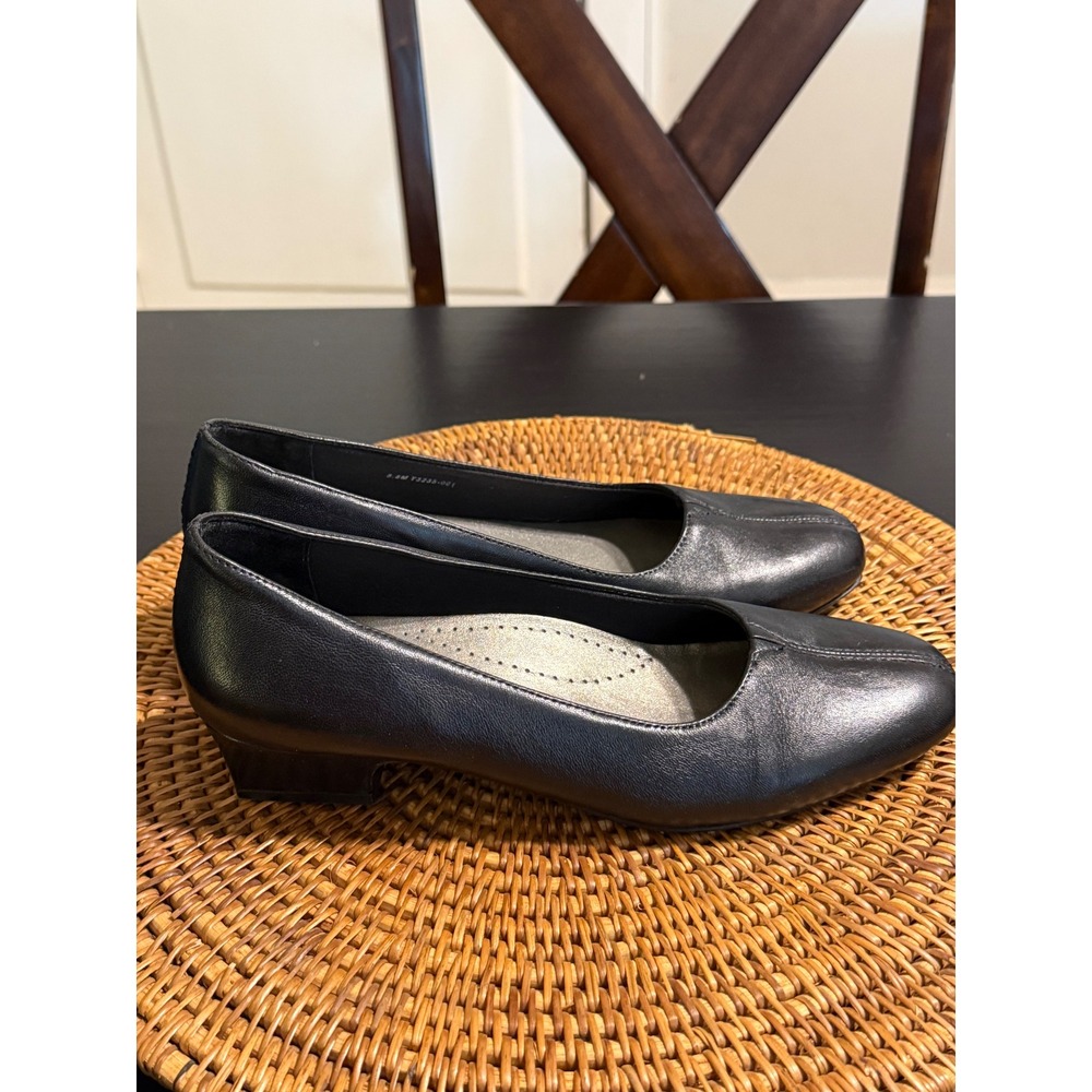 Trotters Womens Black Leather Block Heel Pumps Round Toe Comfort Shoes Size 8.5M